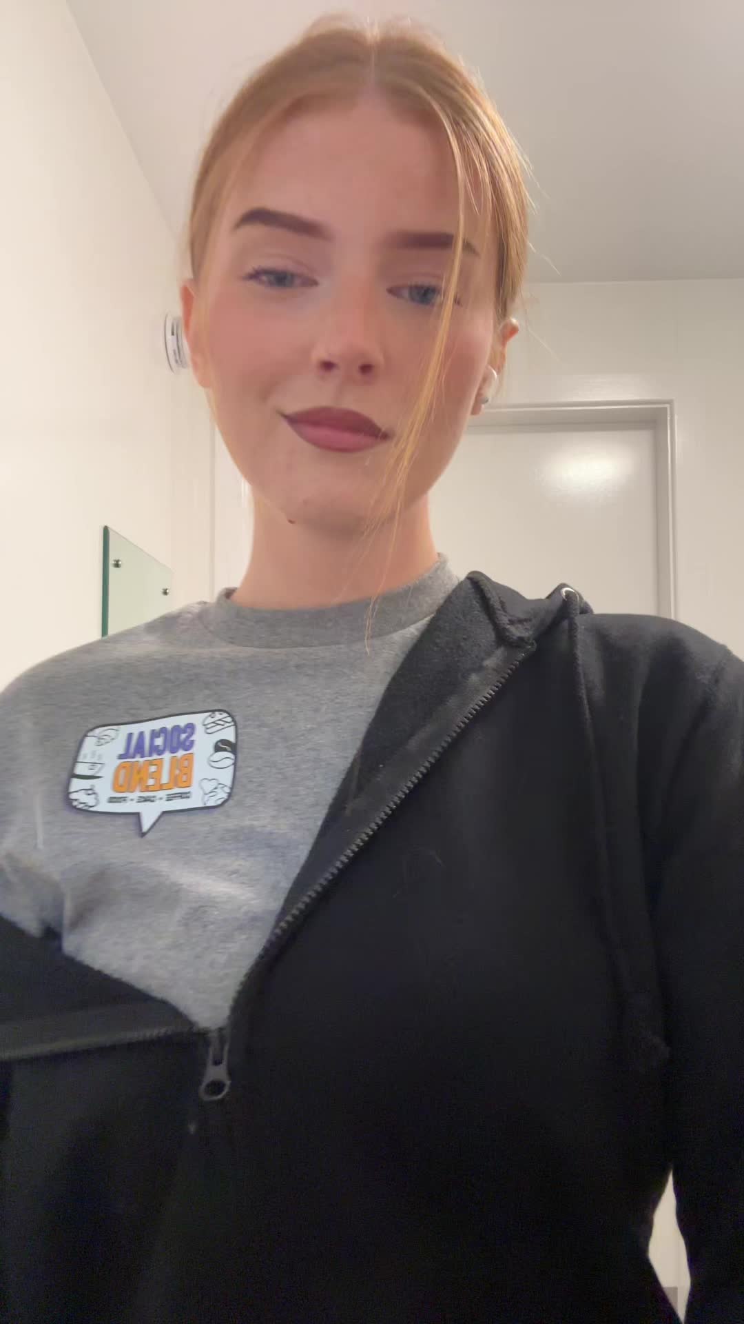 @katiebellyt