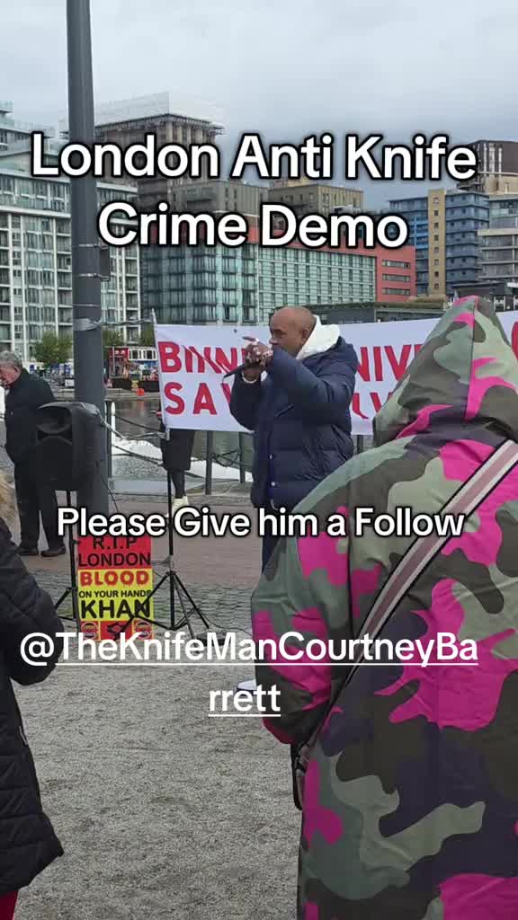 @The Knife Man Courtney Barrett