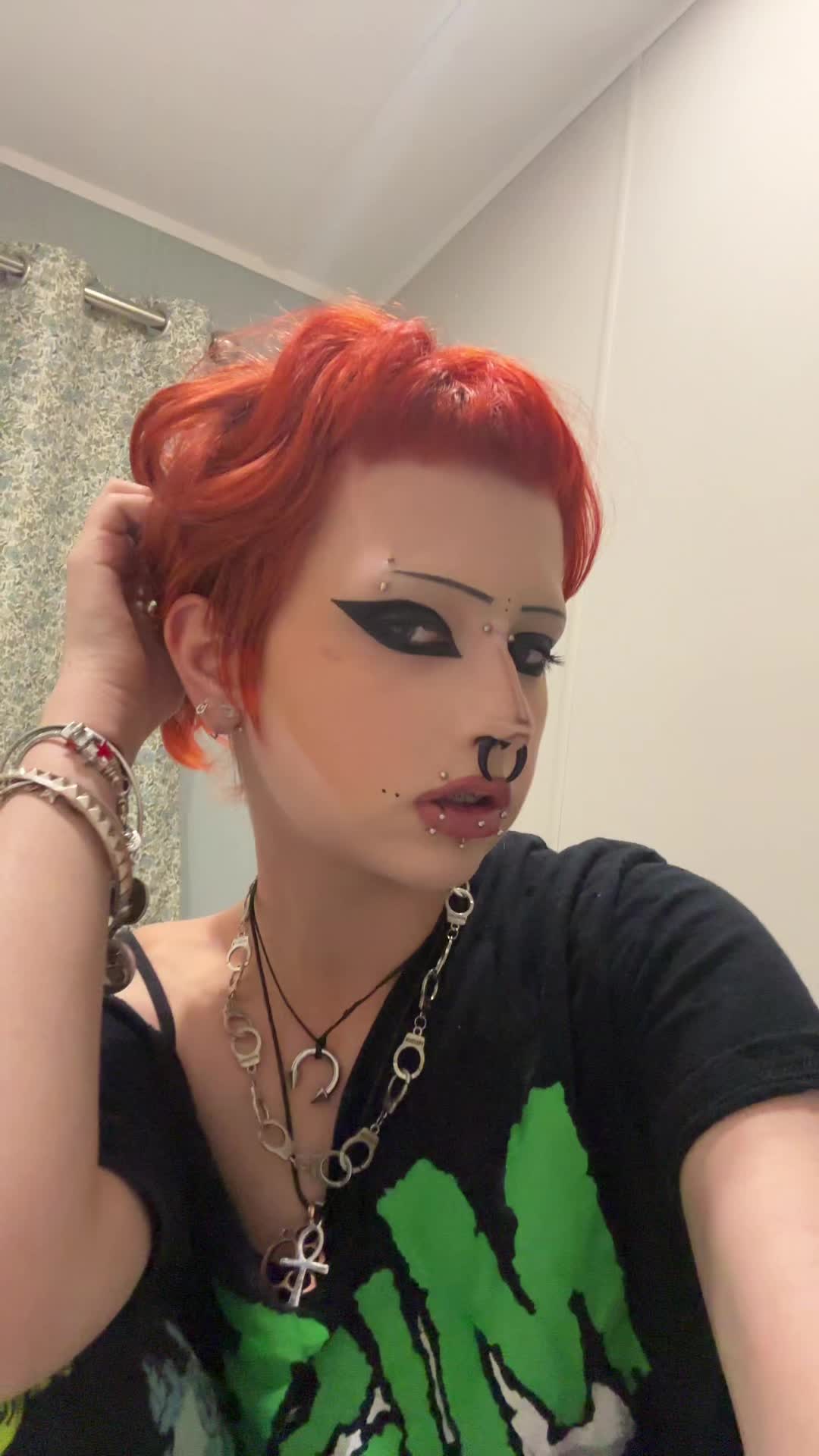 @☢︎