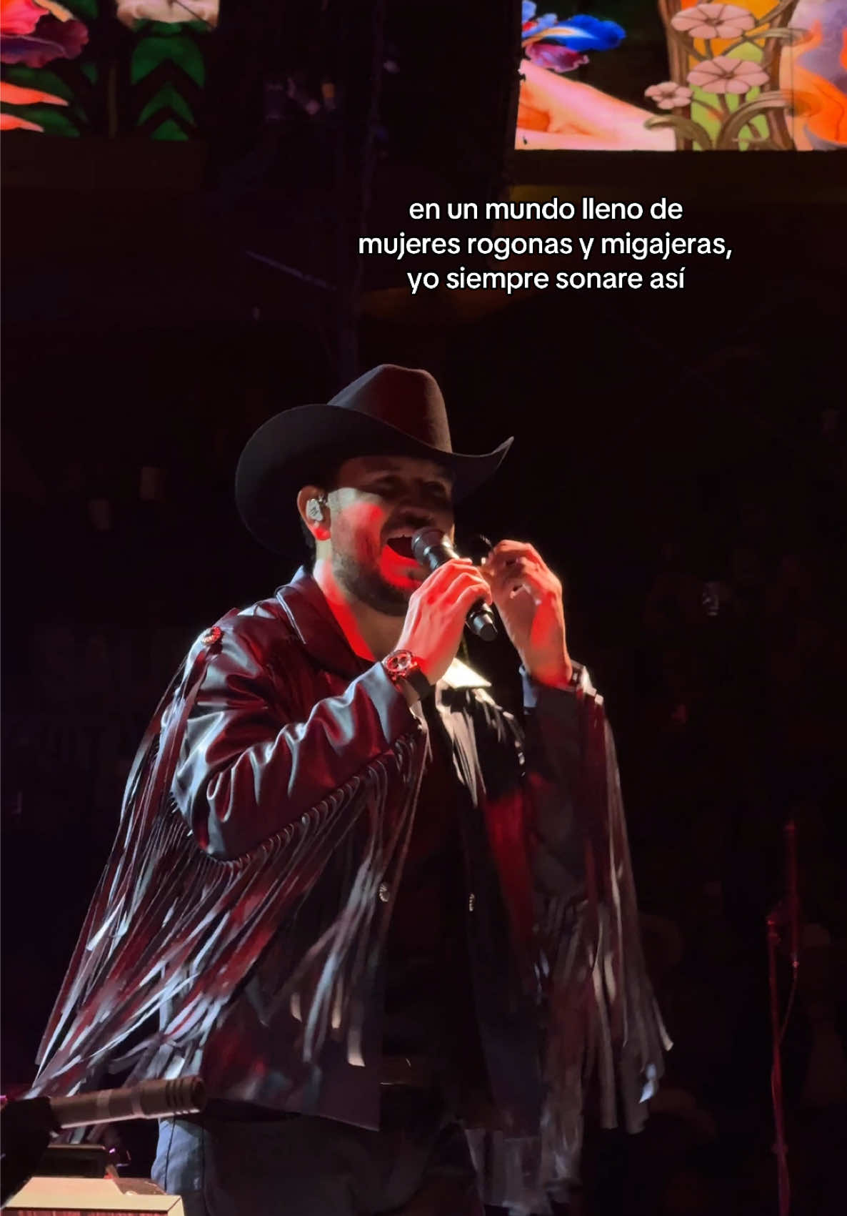 @Anahi
