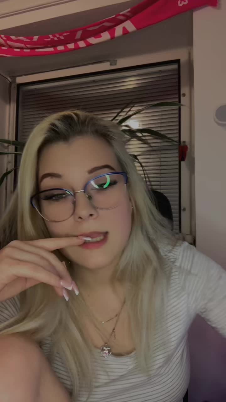@Elinka🤔