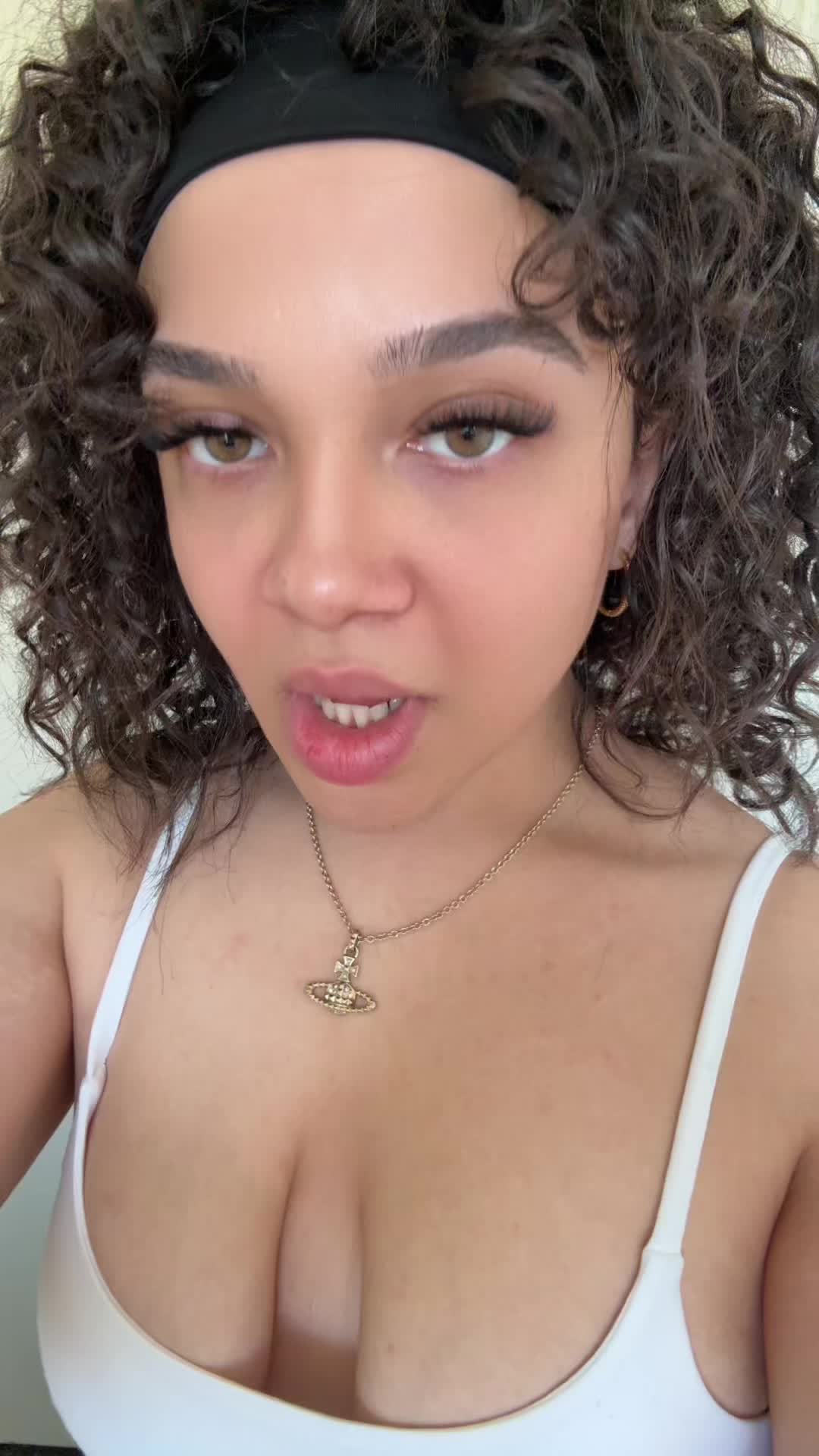 @Chloe