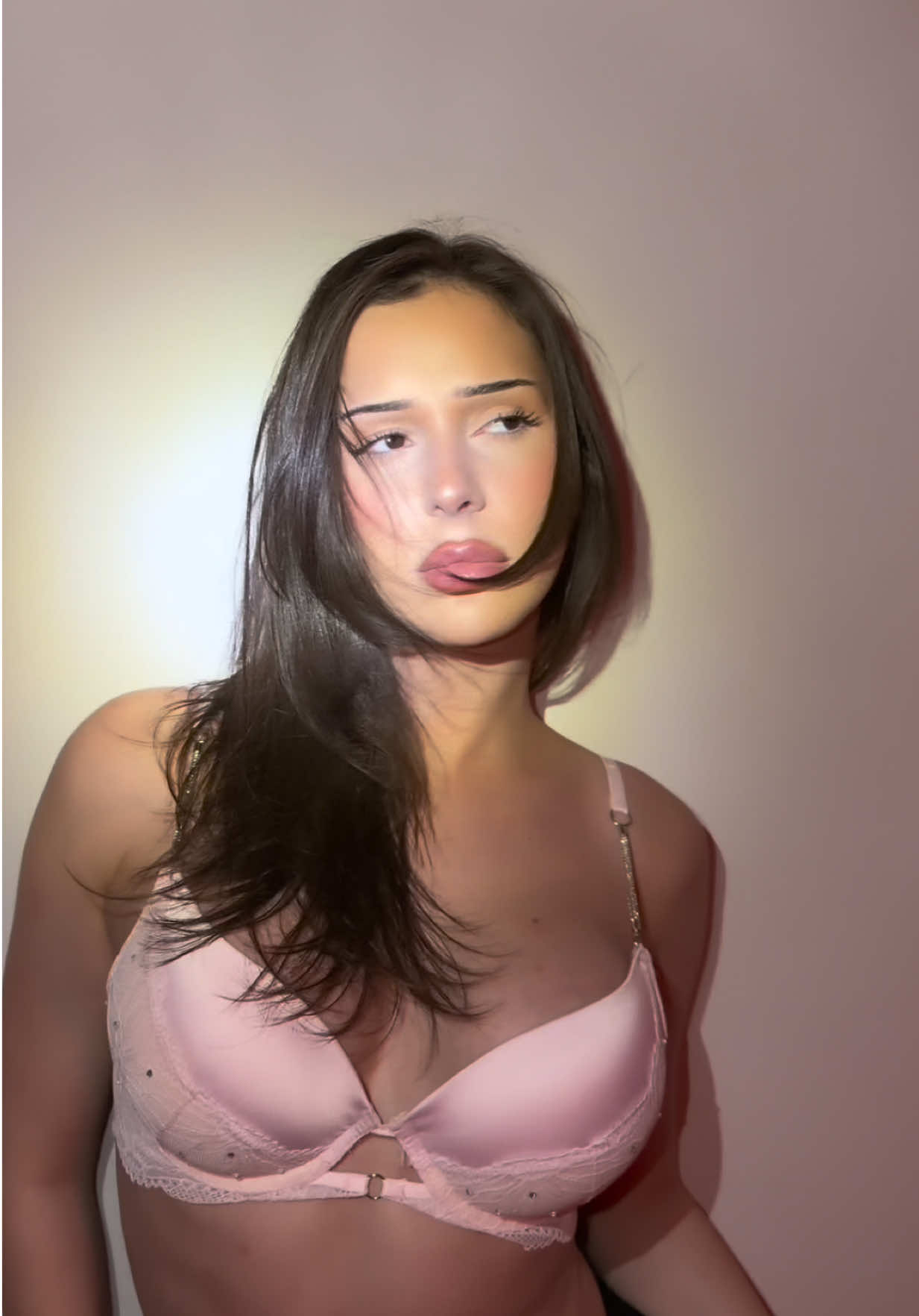 @konnieex