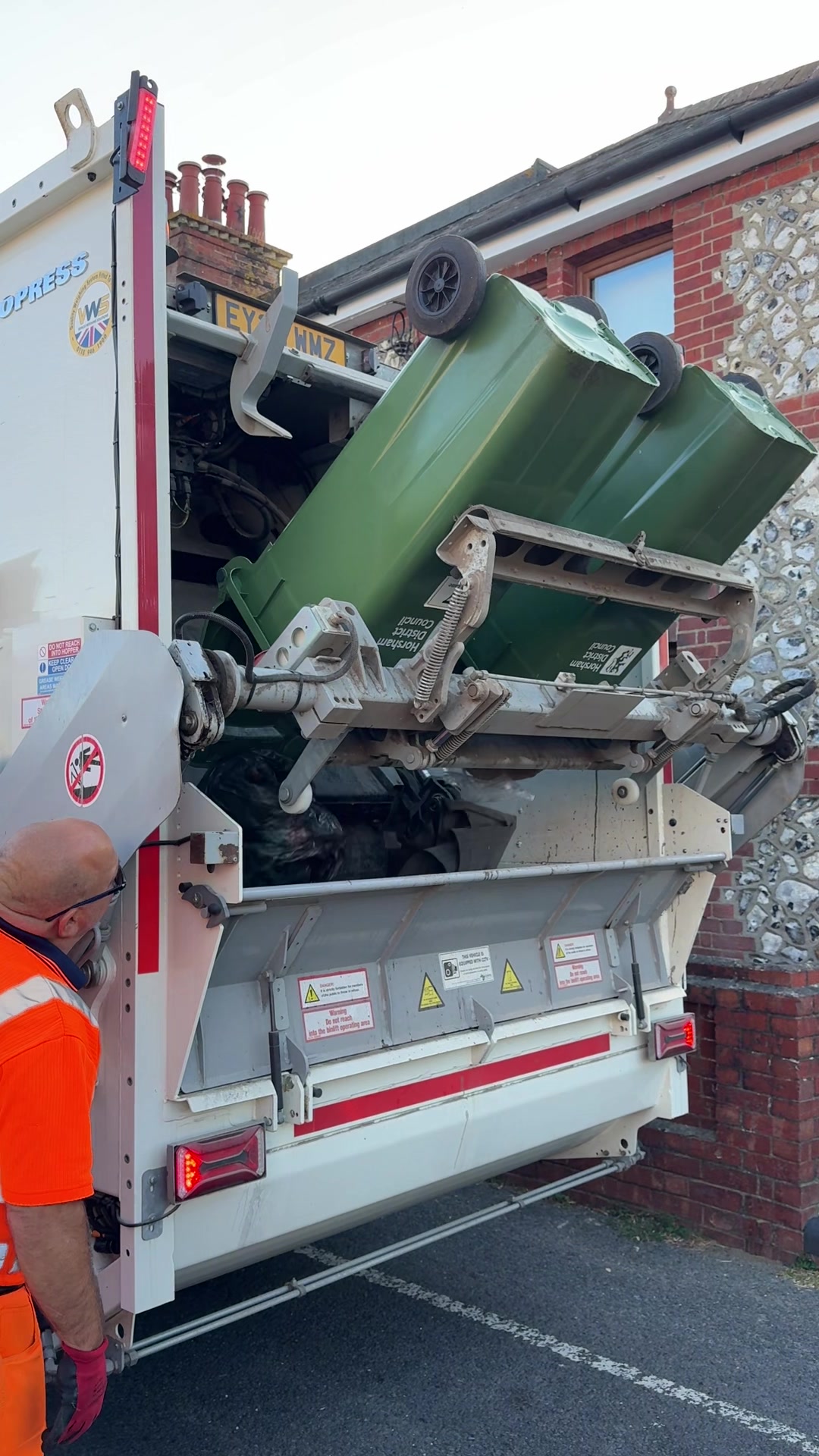 @Sussex Bin Lorrys