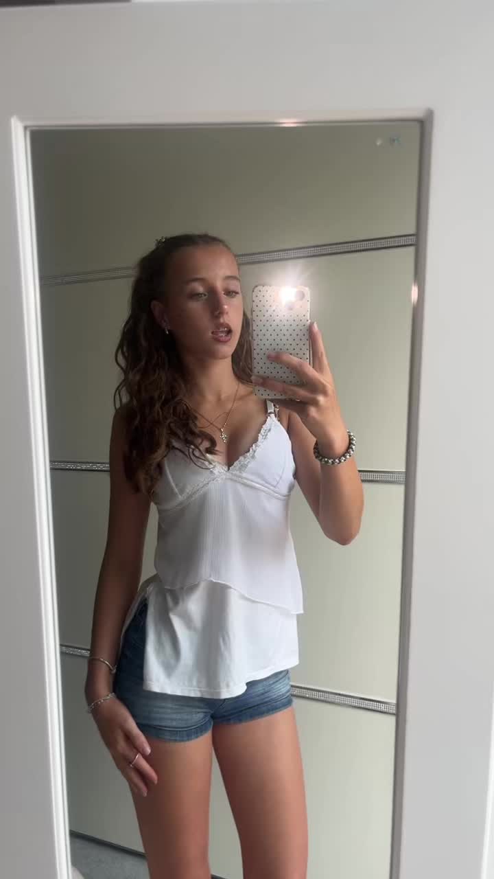 @Laraaa