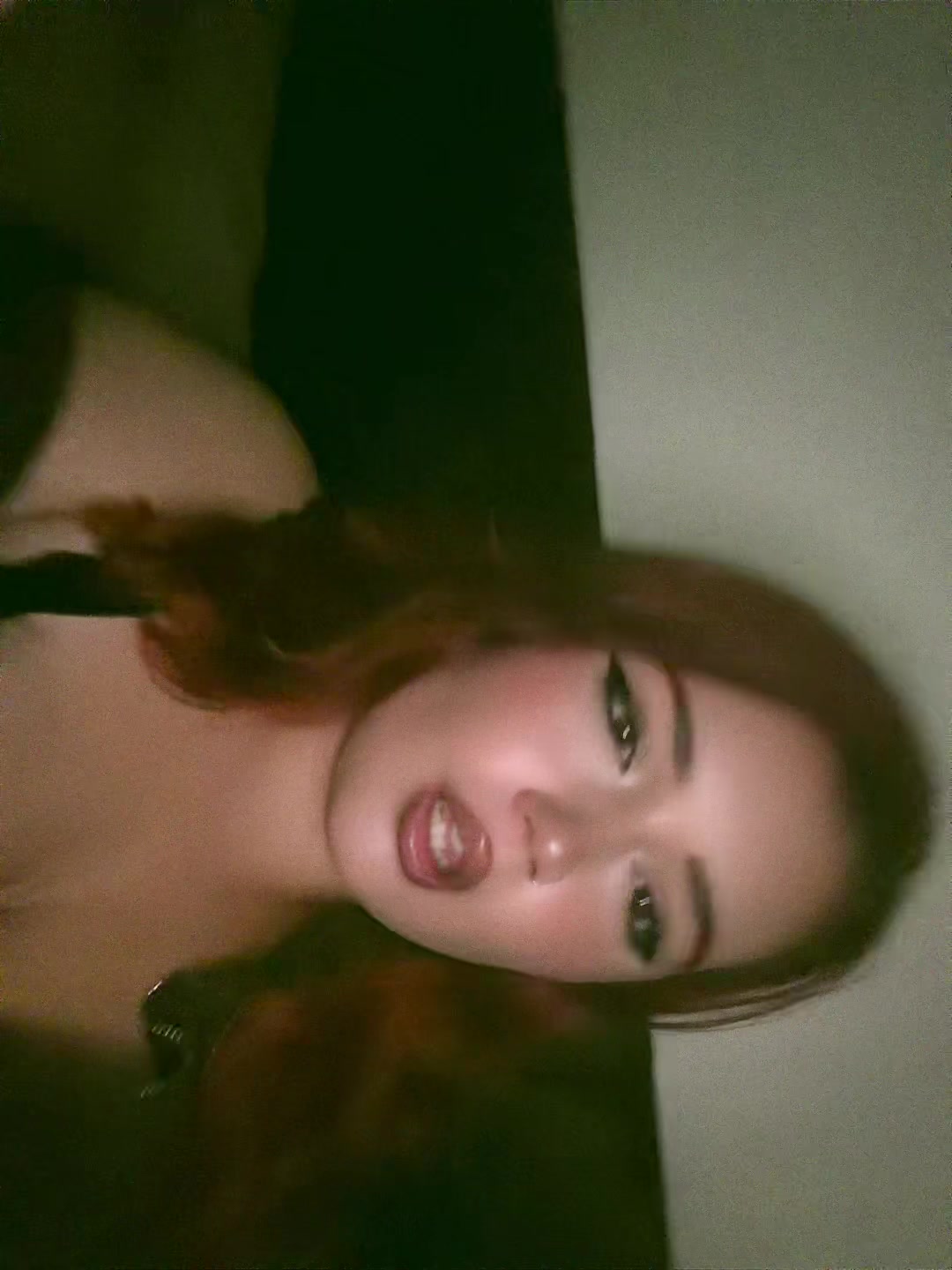 @𝐂𝐡𝐥𝐨𝐞 ꨄ︎
