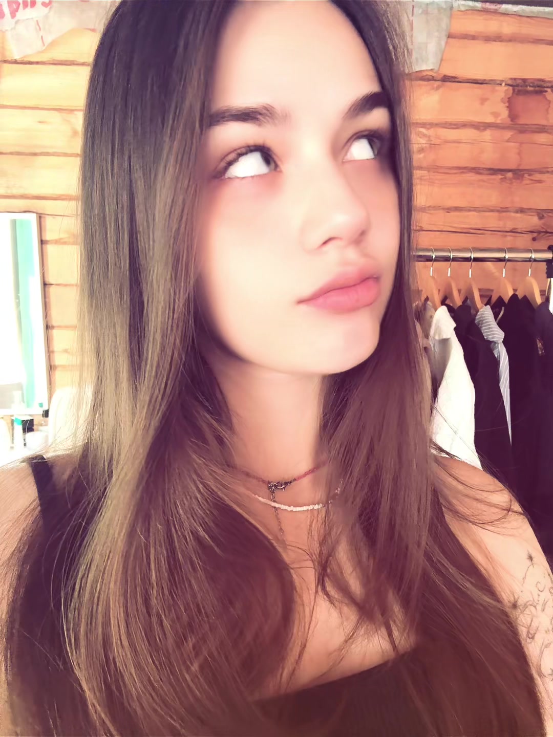 @🫨