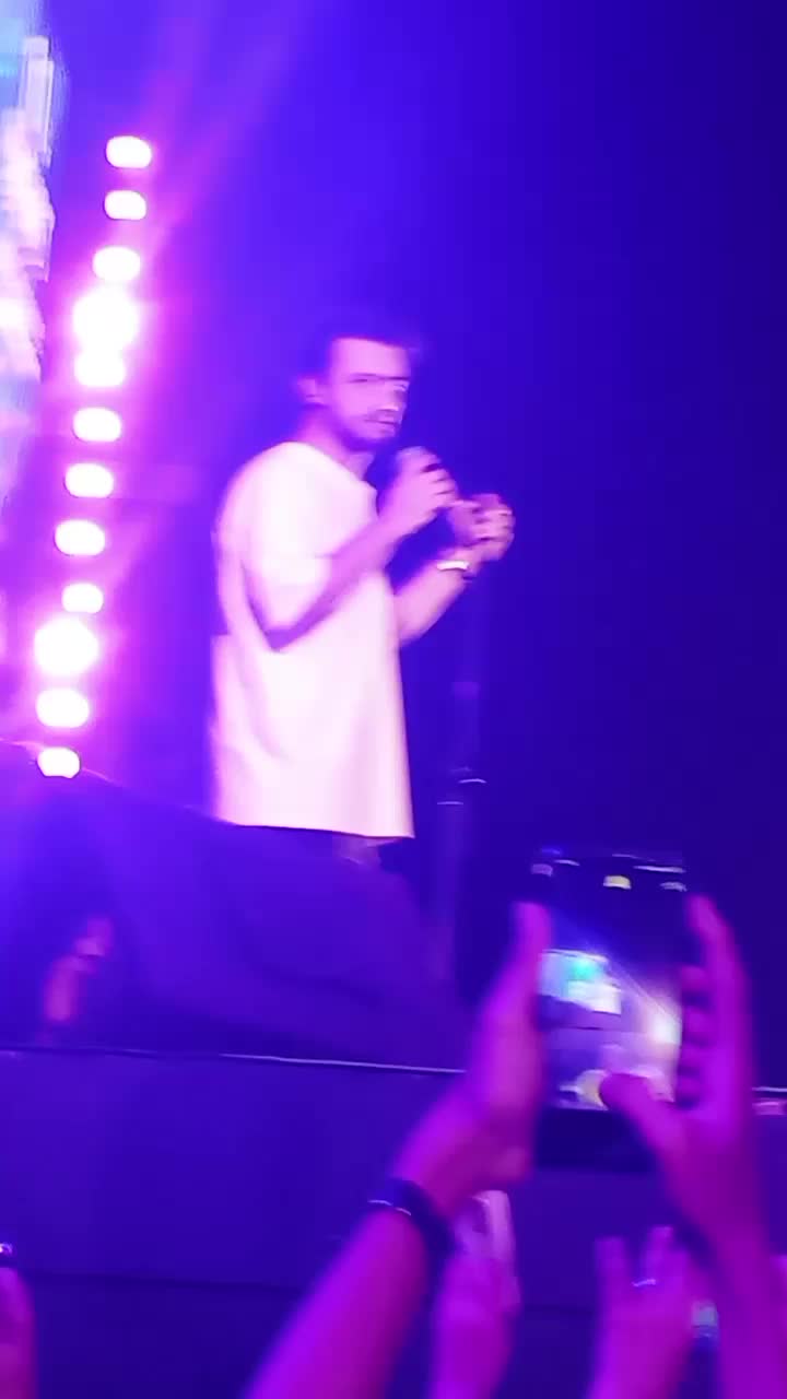 @Angel🦋