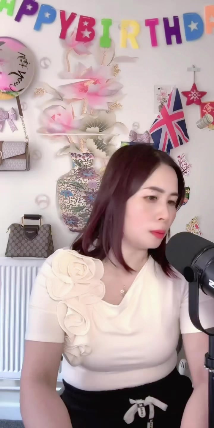 @Huyền Vũ 🇻🇳🇬🇧