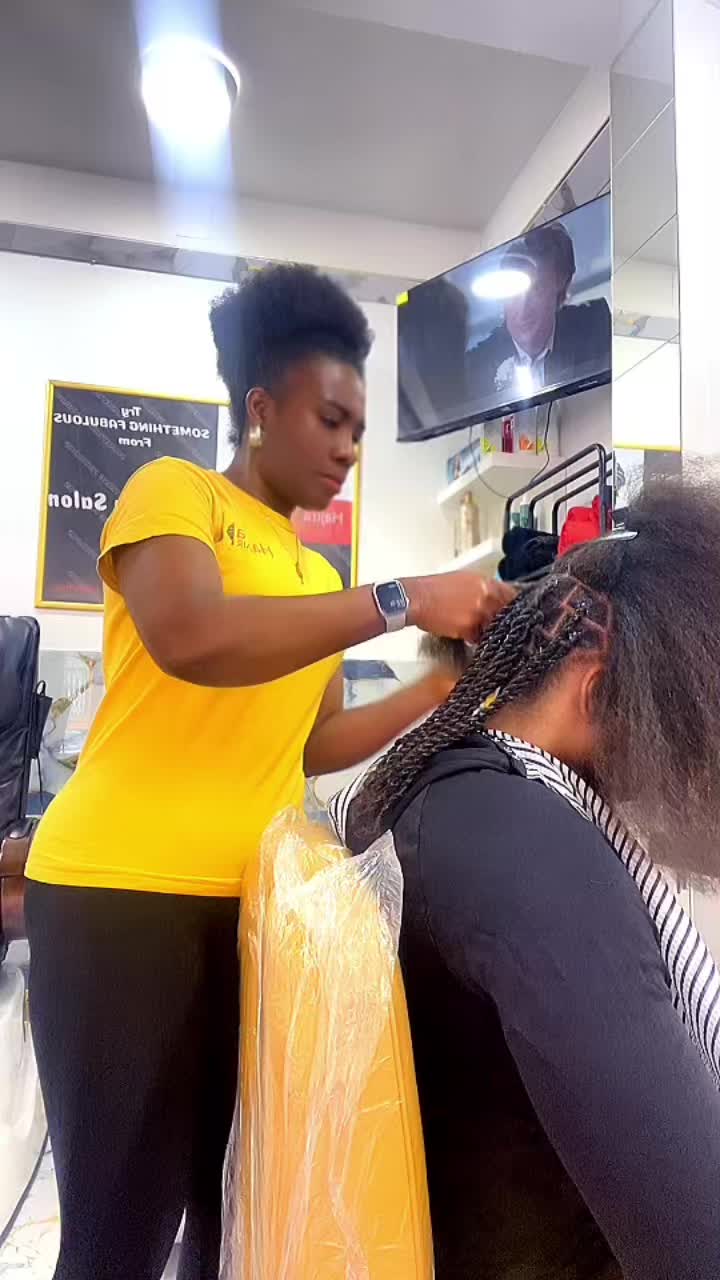 @Hajira hair