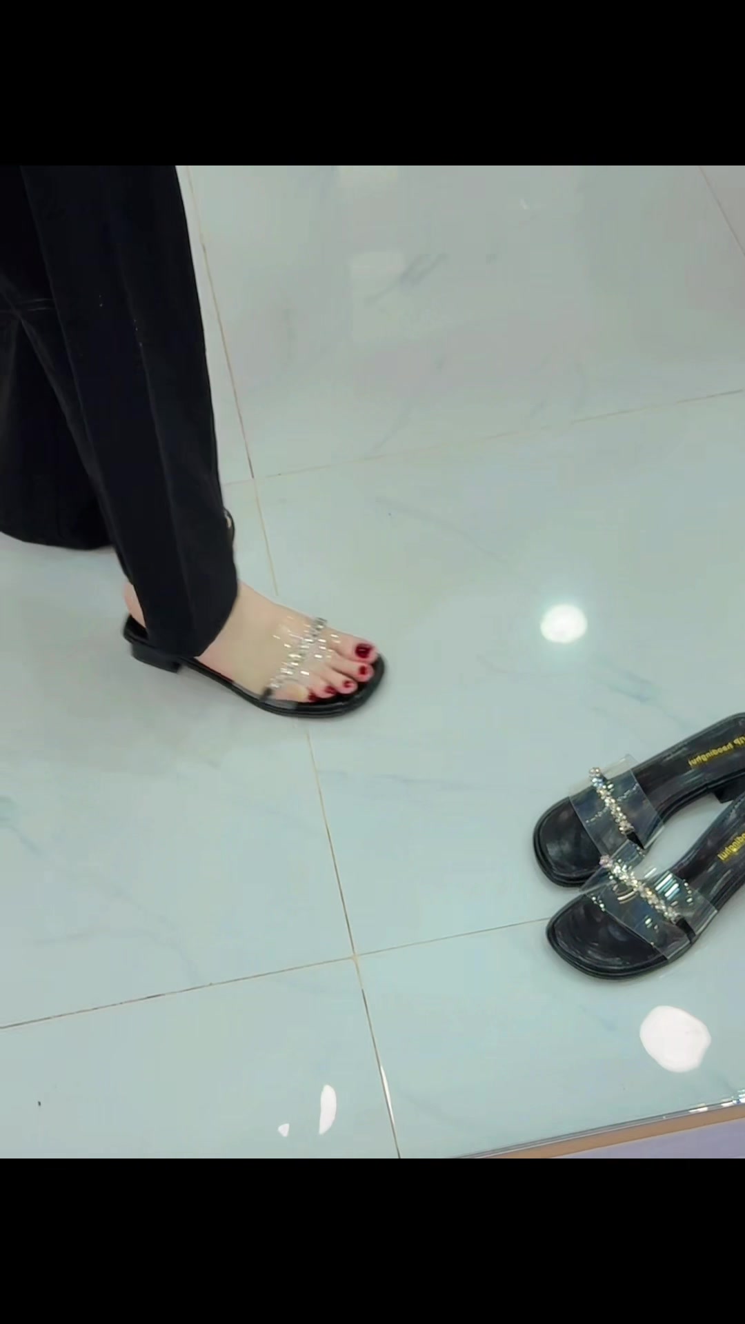@Cherry Shoe Store
