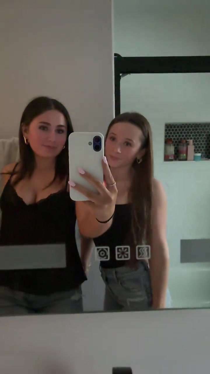 @zoelevitan