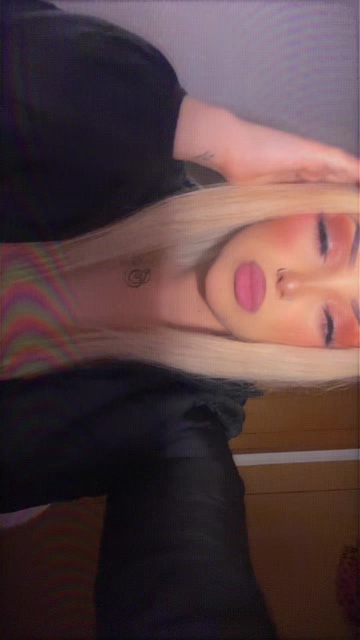@𝓐𝓲𝓷𝓱𝓸𝓪🎀