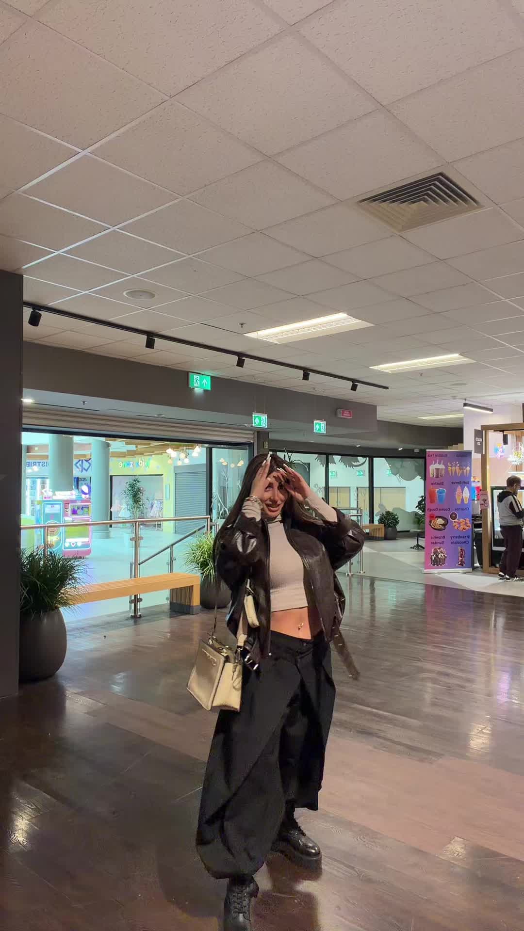 @𝓕𝓵𝓸𝓻𝓲'𝓼