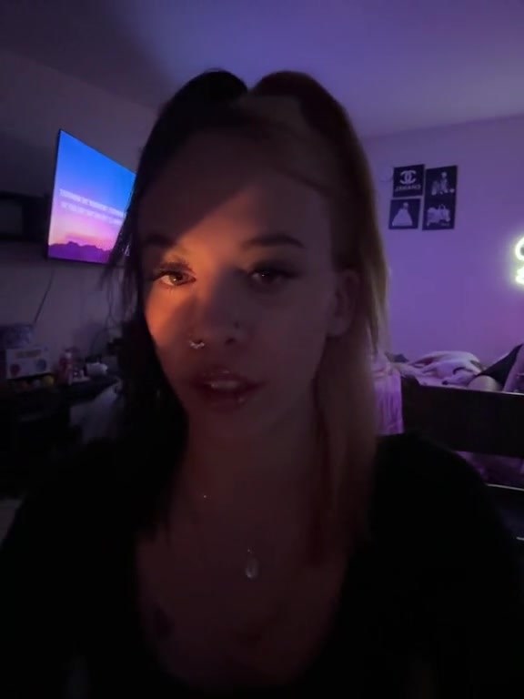 @𝐌