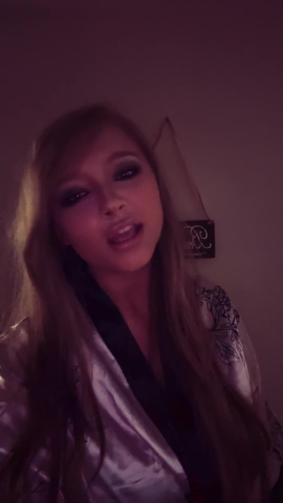 @&bull;&deg;~Ella~&deg;&bull;
