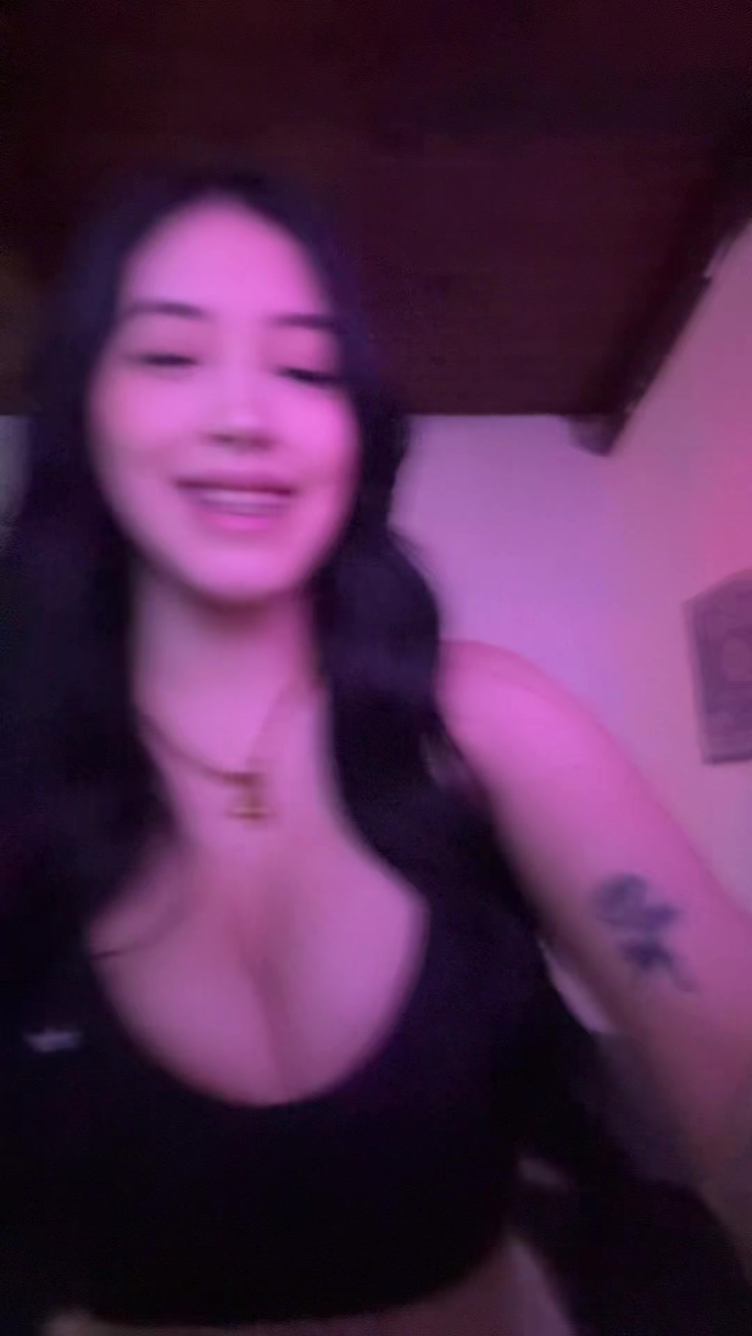 @user_ariana