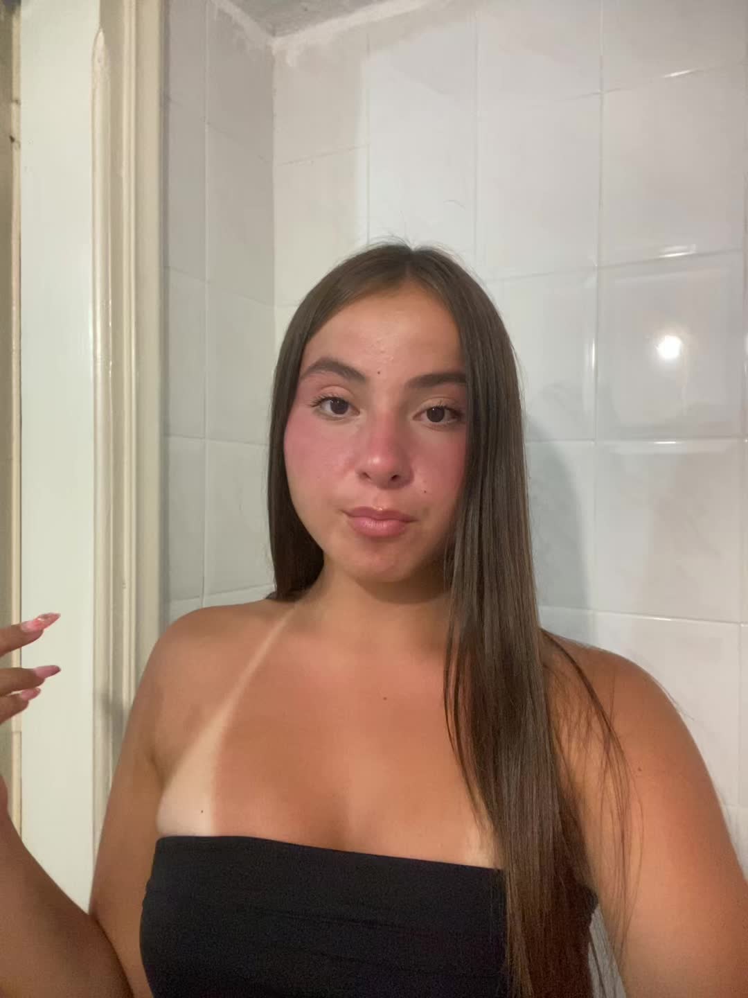 @_theodoraa__