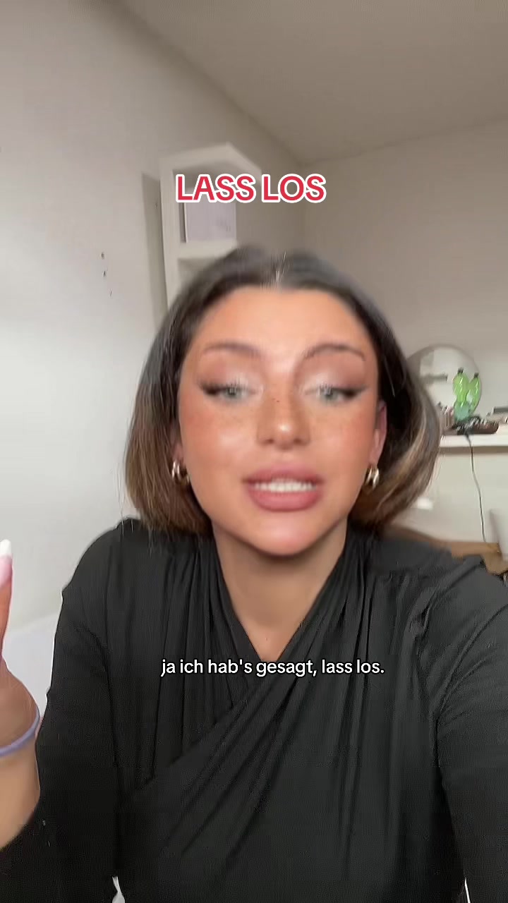 @MiraBks