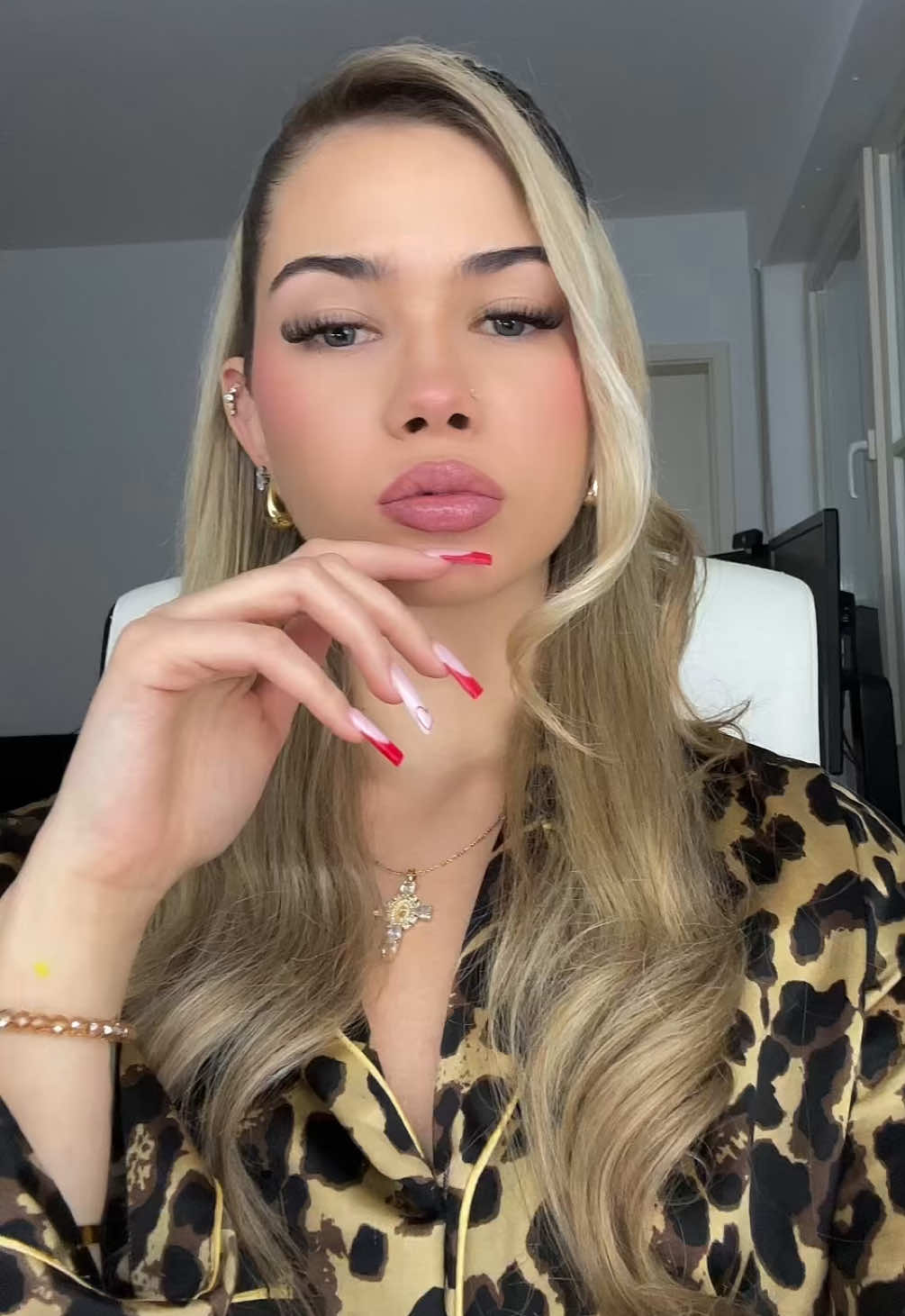 @Riri🇪🇸🇭🇷
