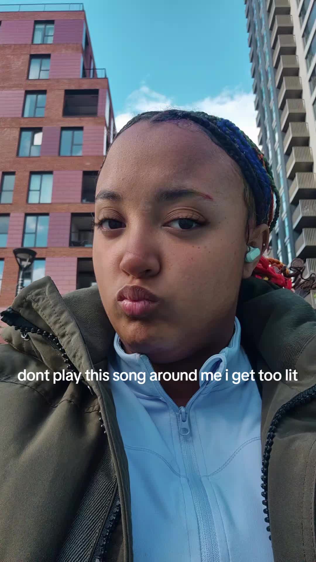 @des 🐝🐝