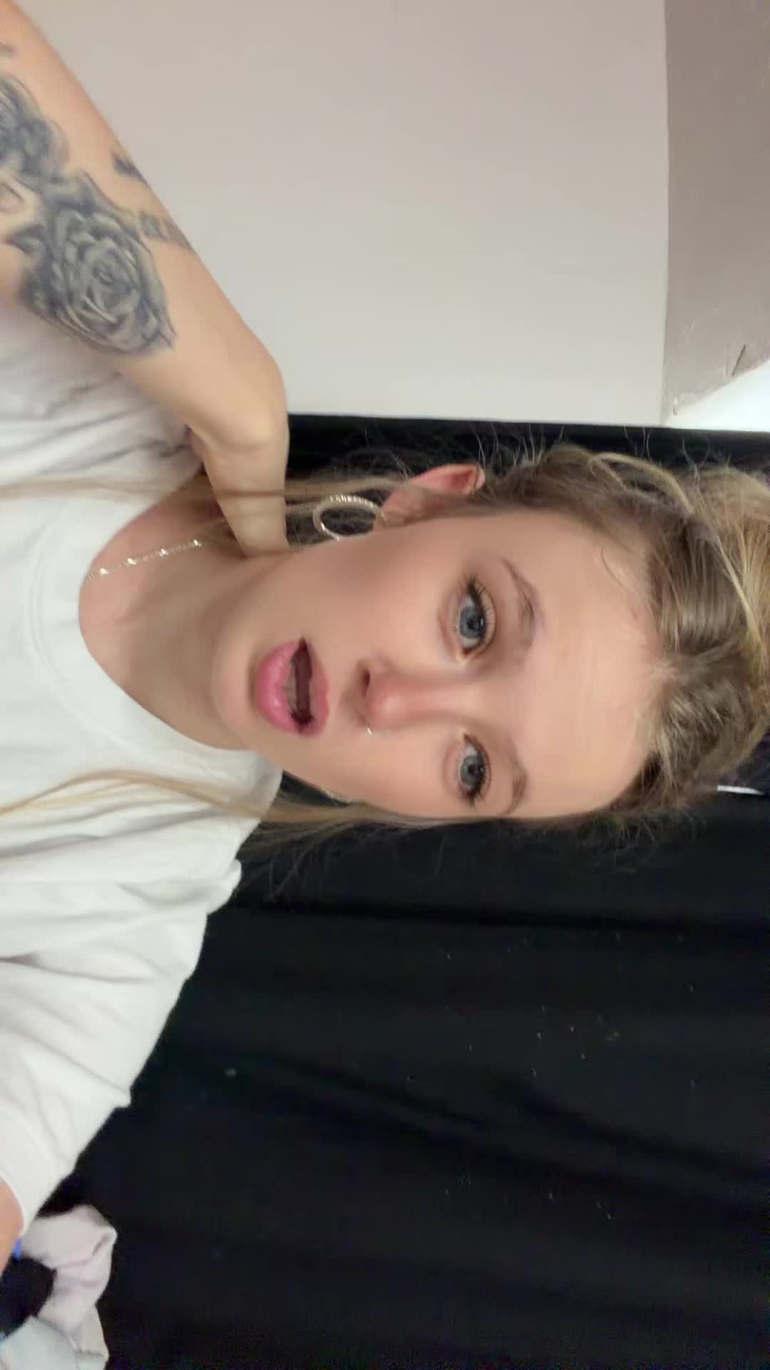 @tinytaraxo