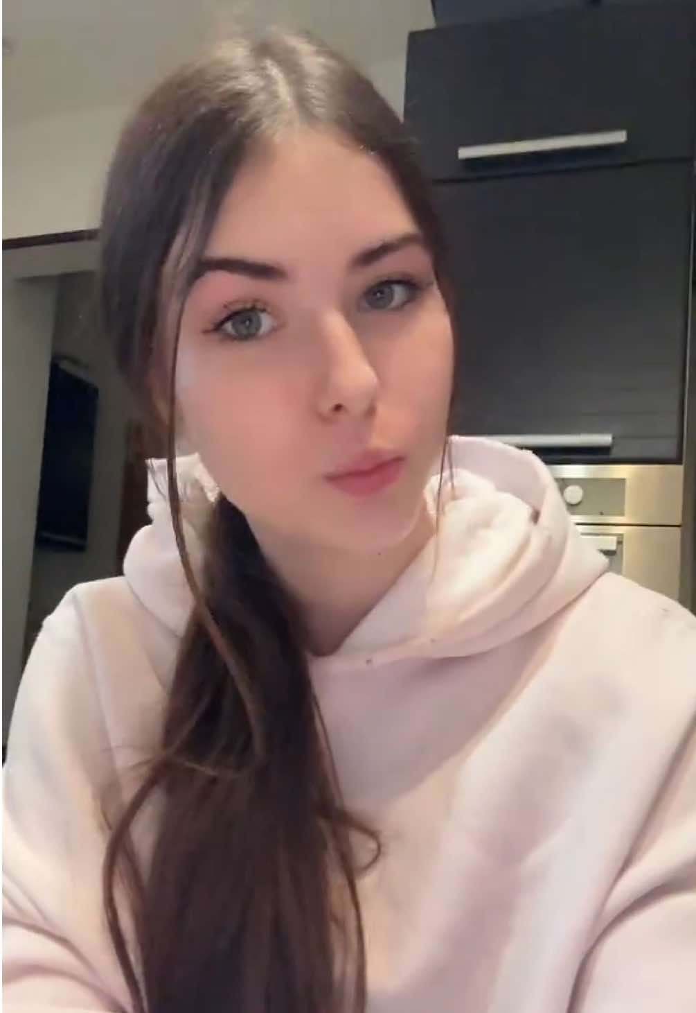 @Catiii