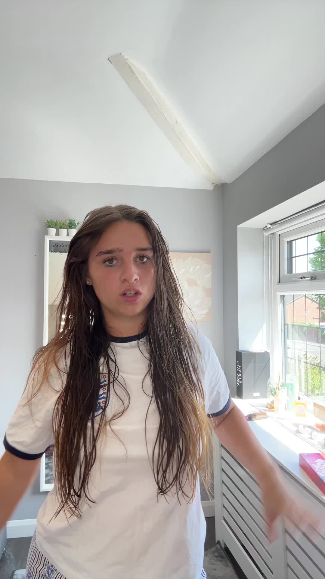 @caitlinelliejonesxx