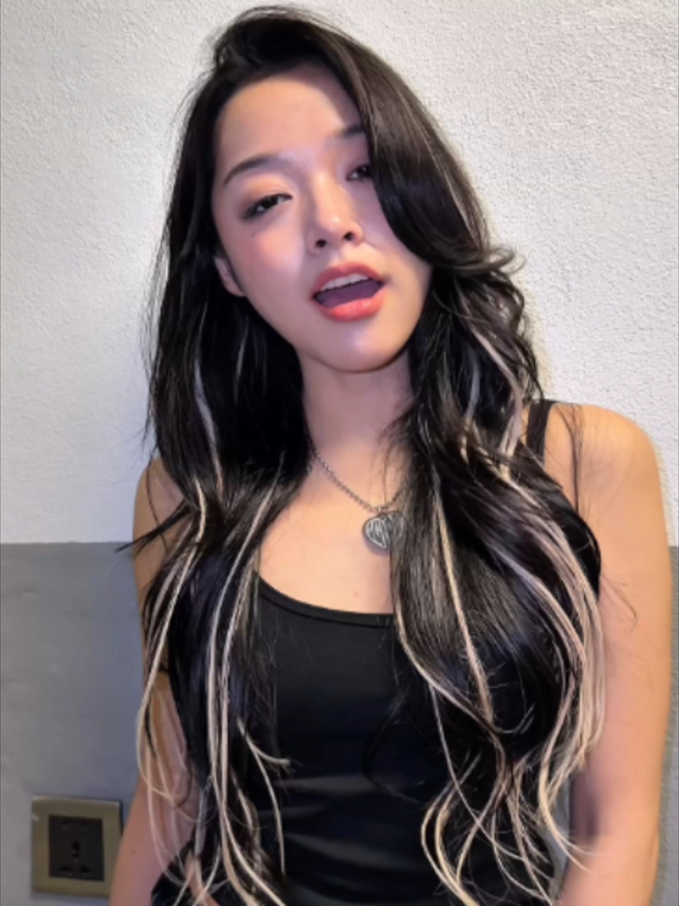 @SUZANA