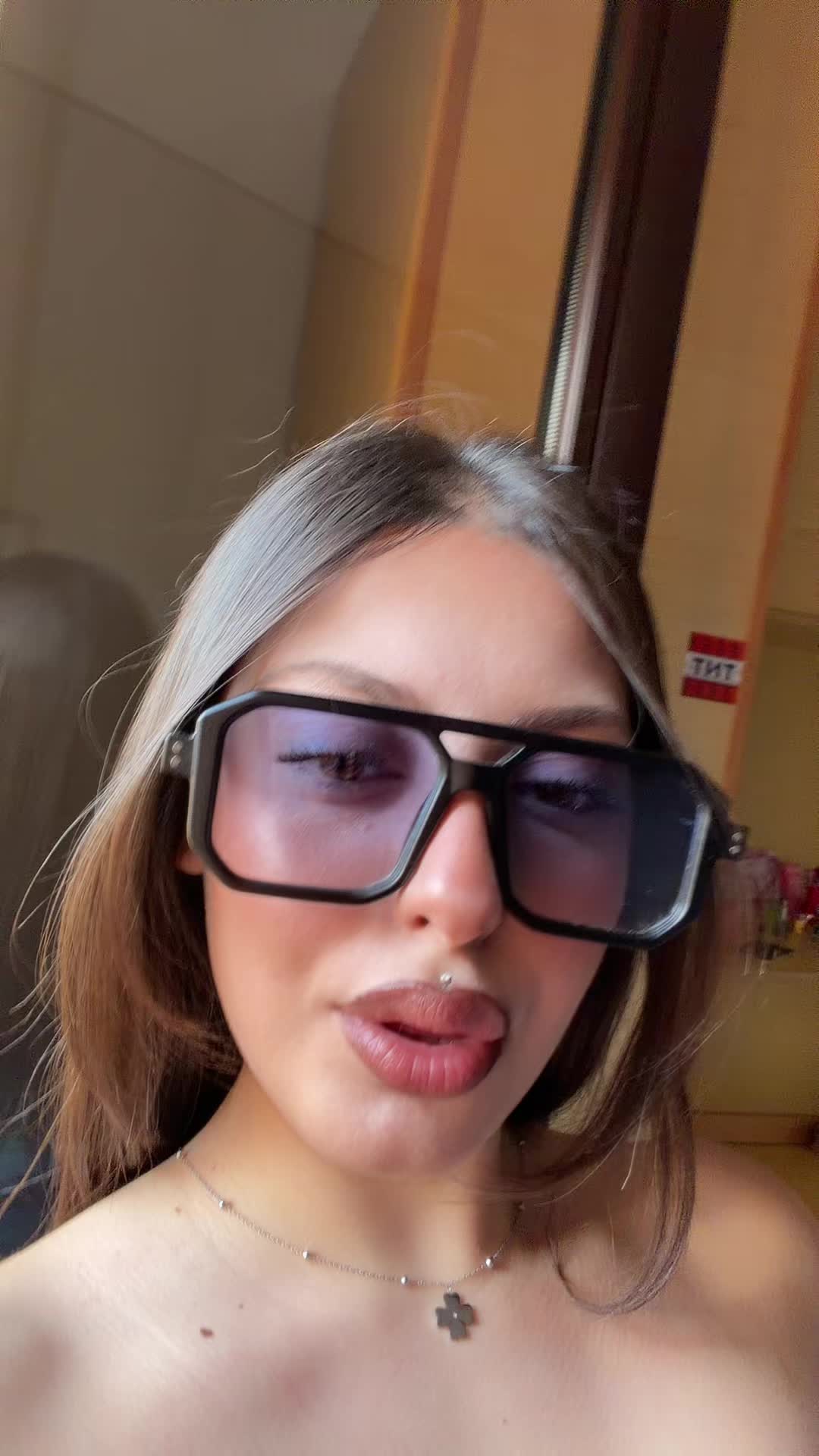 @M4MM4 M4RY