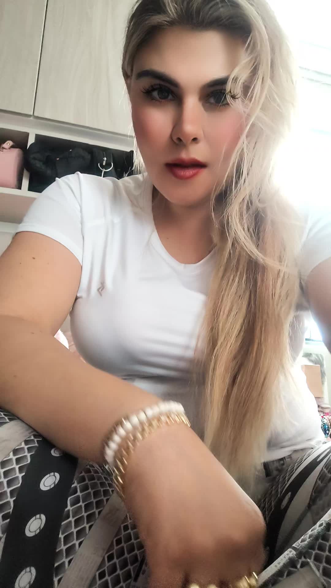 @Claudia Abusada