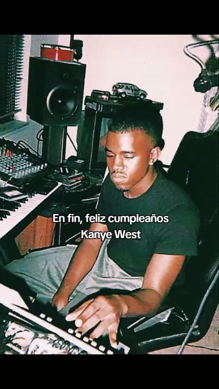 @𝔸𝕘𝕦𝕤 𝕄.