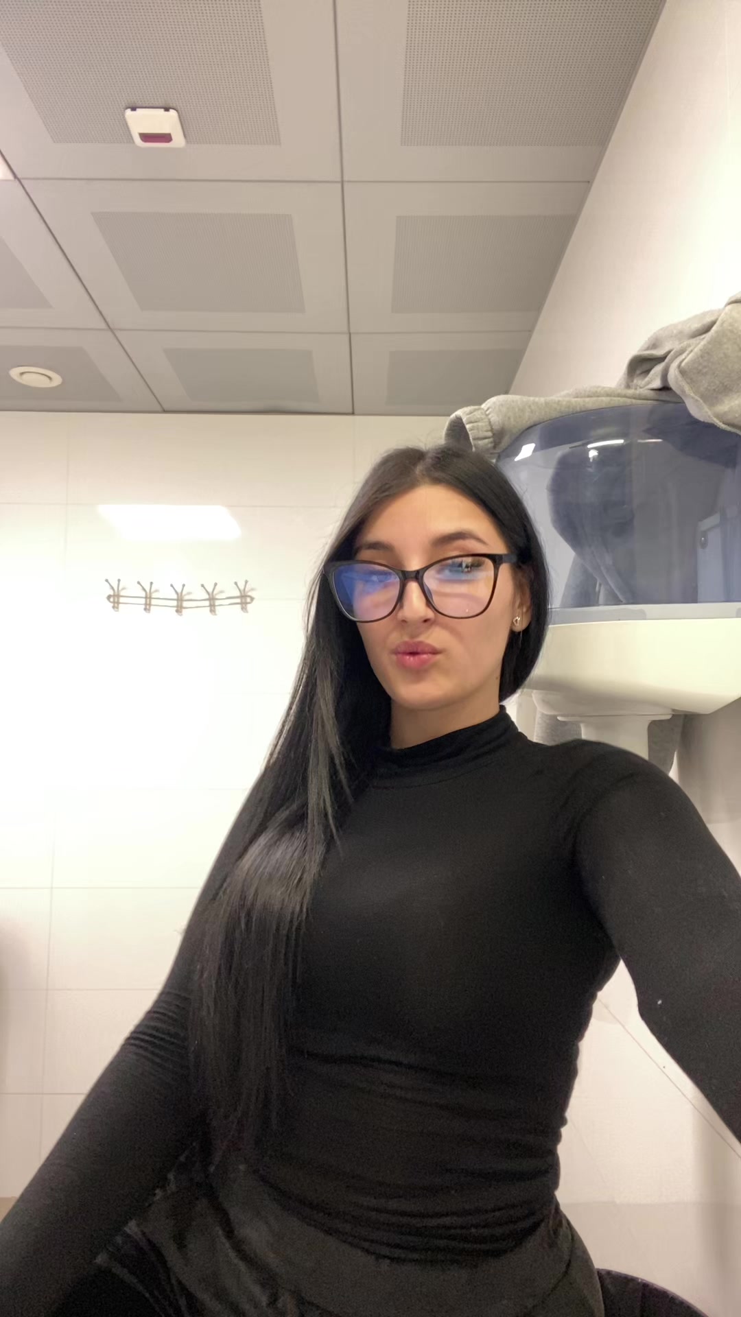 @ale.