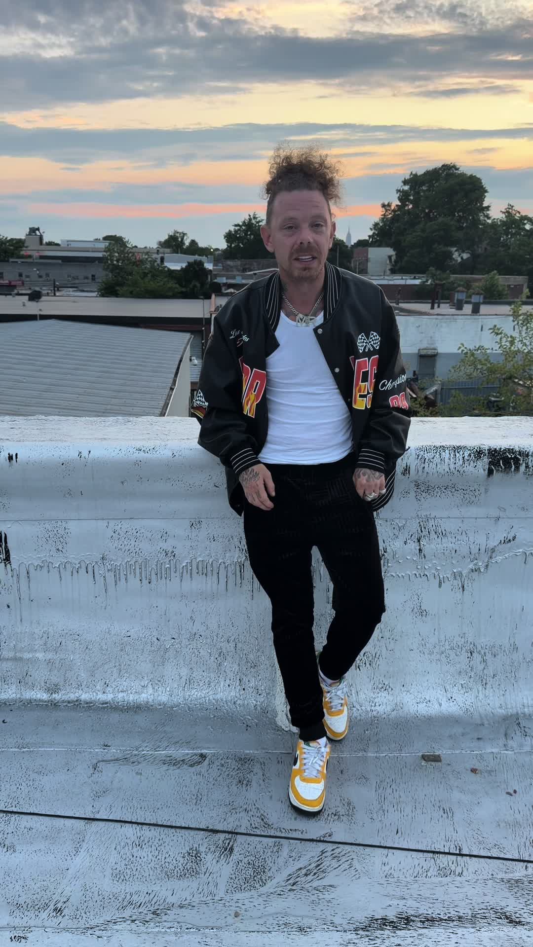 @M Dot R