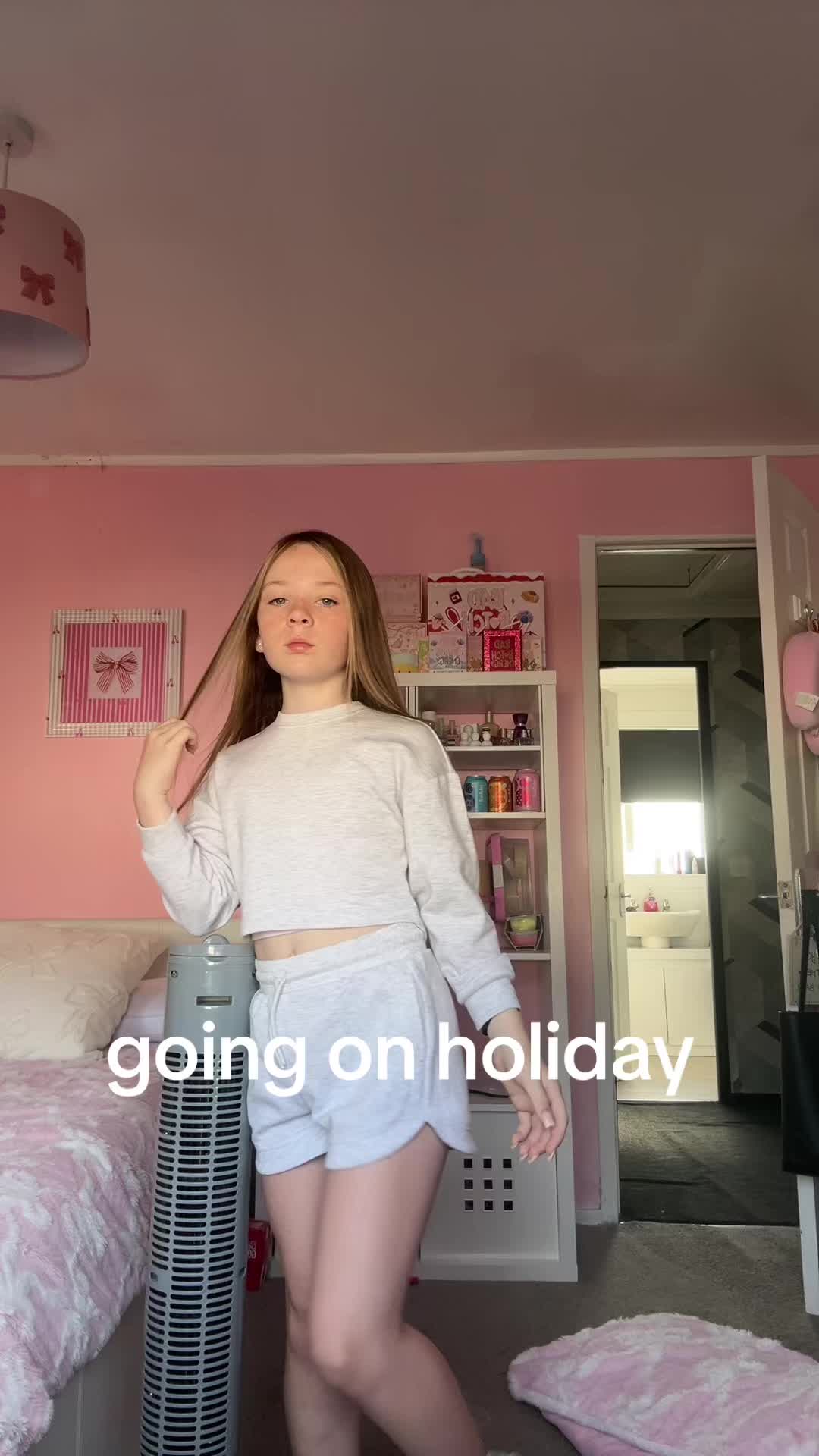 @&bull;maisie🦄🤍