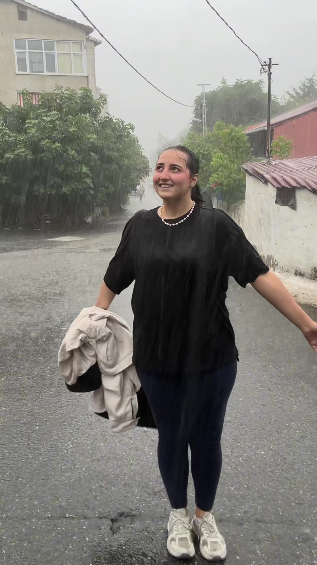 @Ayşenur AYG&Uuml;N