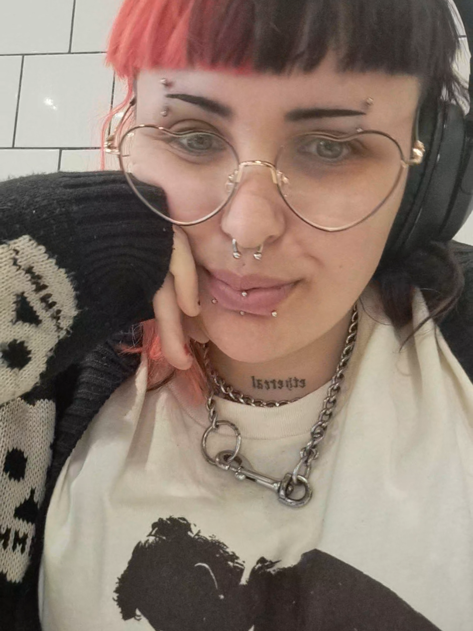 @🖤 𝕰𝖓𝖛𝖞 ❤️ (they/them)