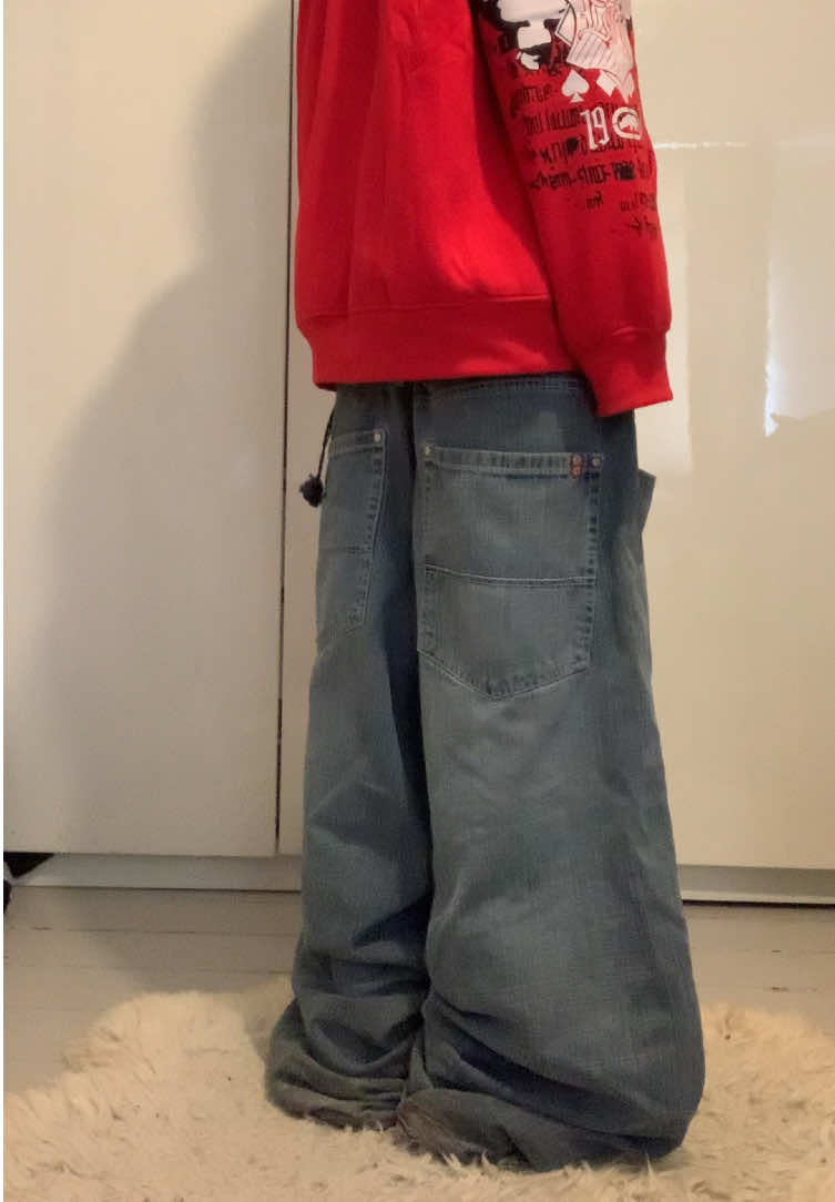 @☠︎