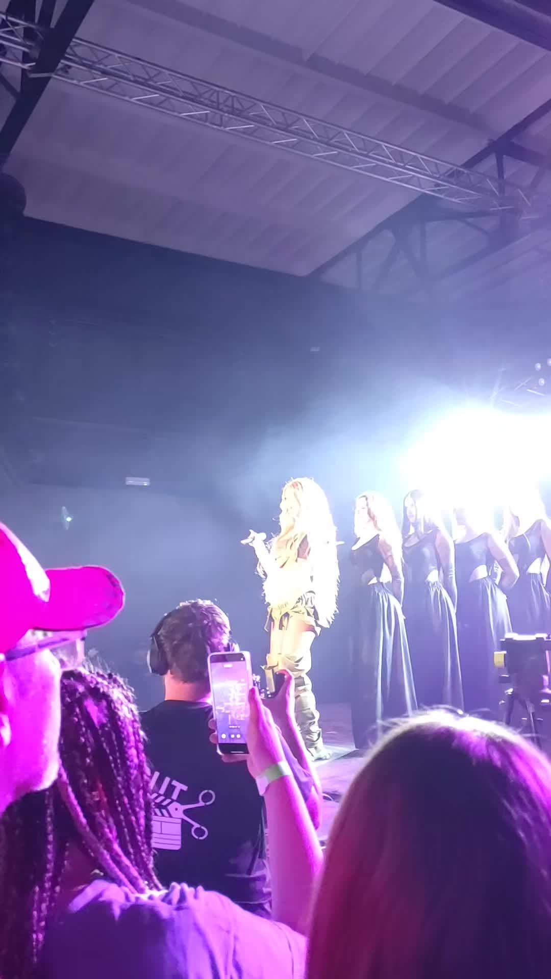 @Karin Karin