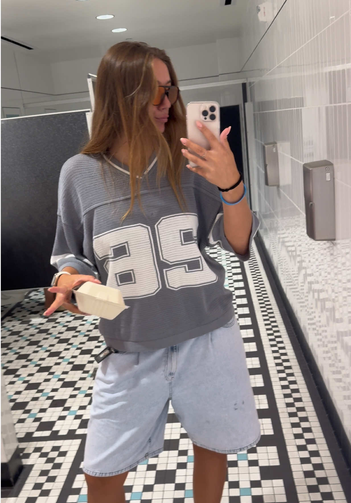 @Anička