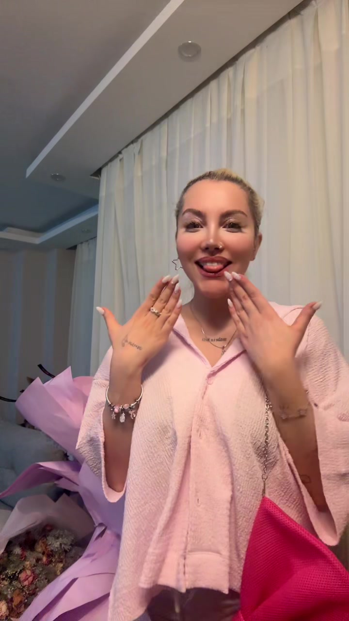 @Xeloria1