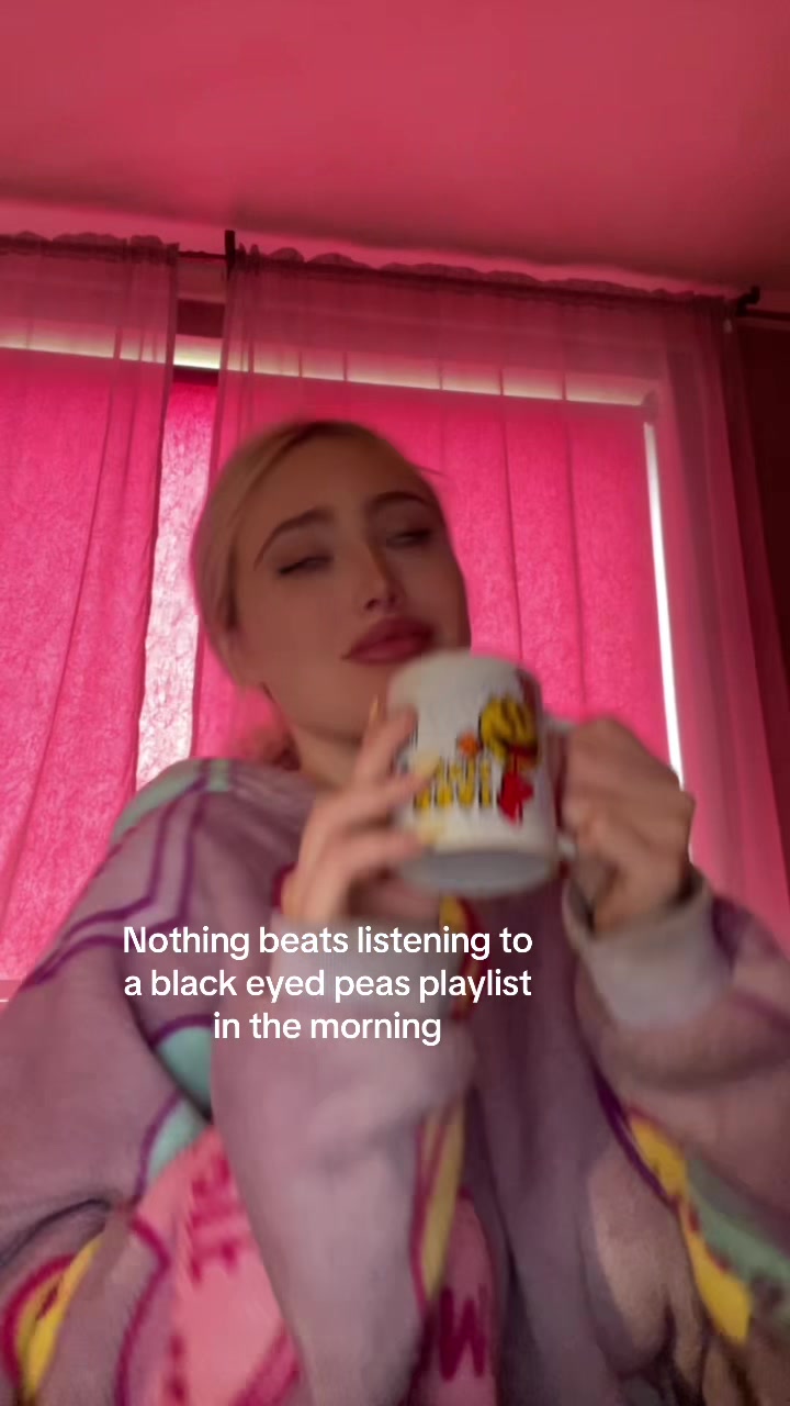 @swaninpink