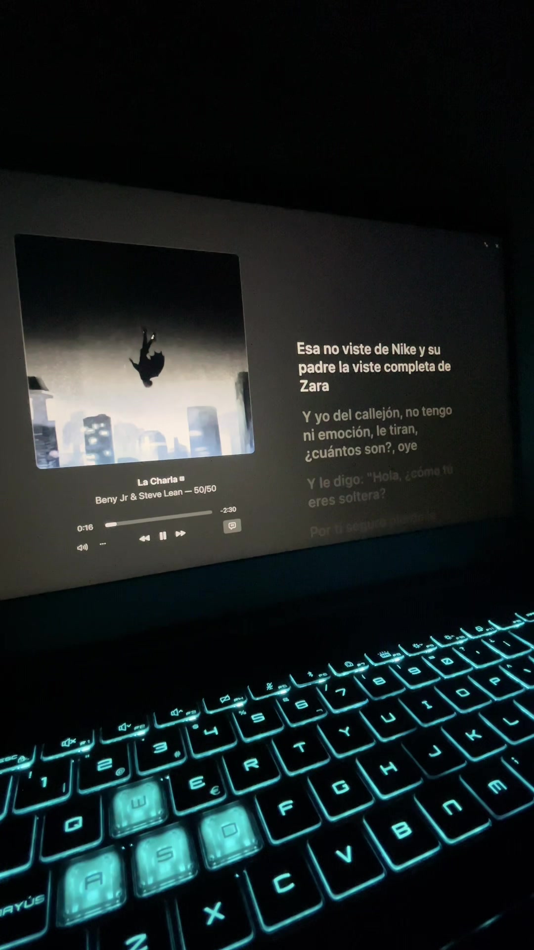@🎧