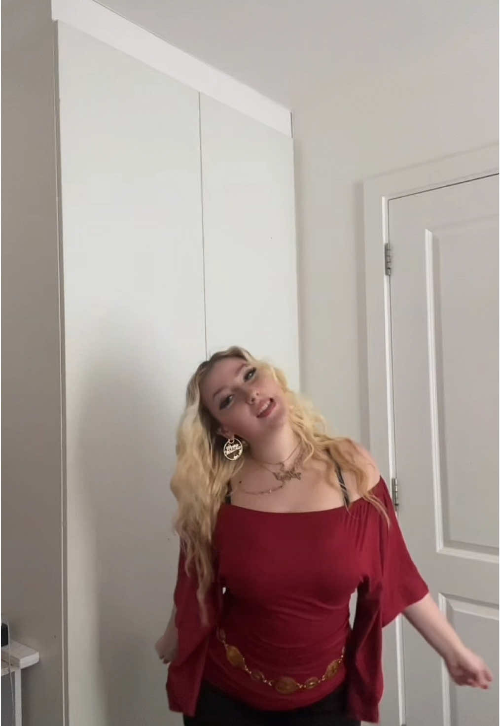 @Adelina.