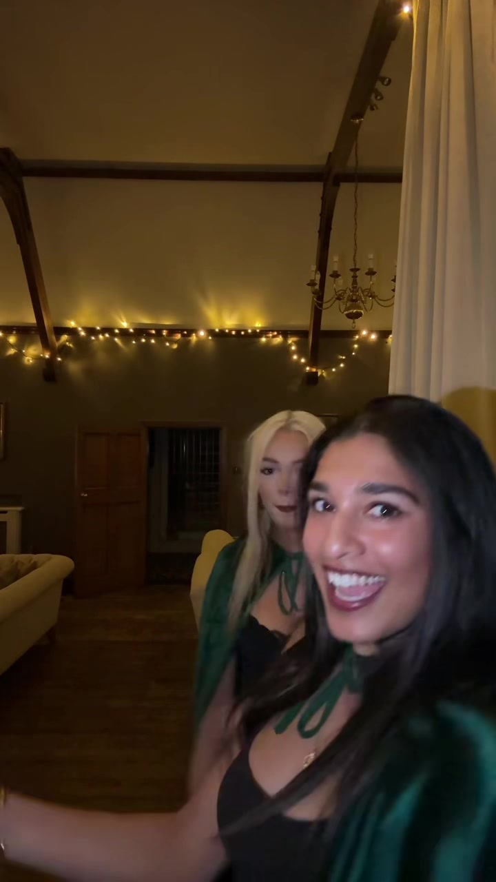 @OLIVIA DELANEY