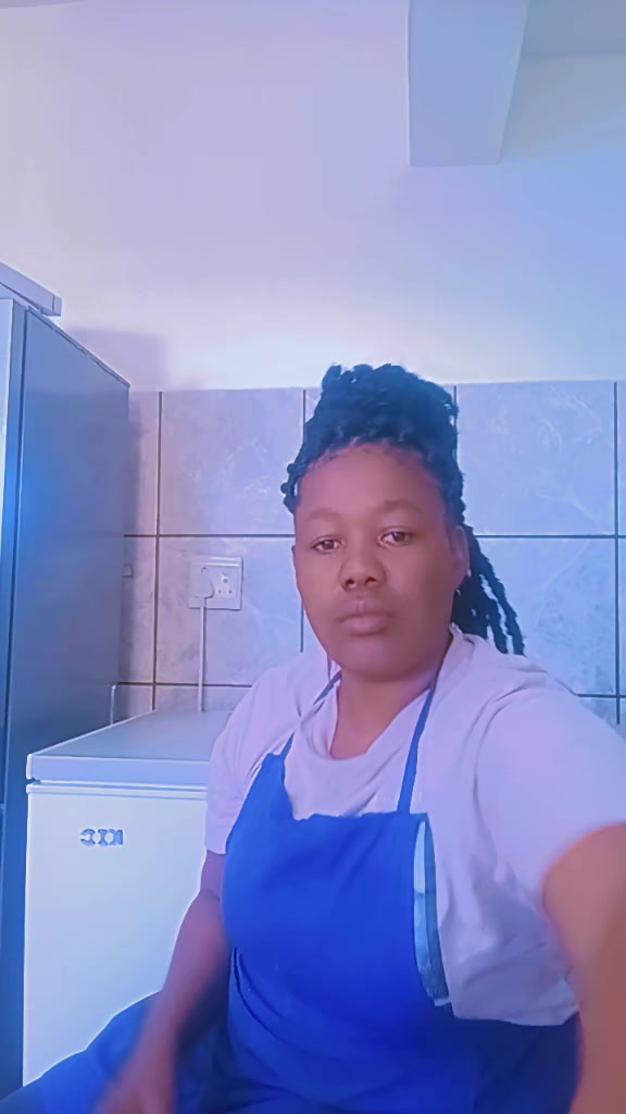 @🇦🇴queen adora🇳🇦