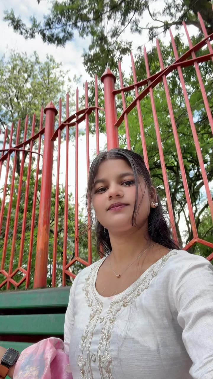 @🦋स्मिति🕊️
