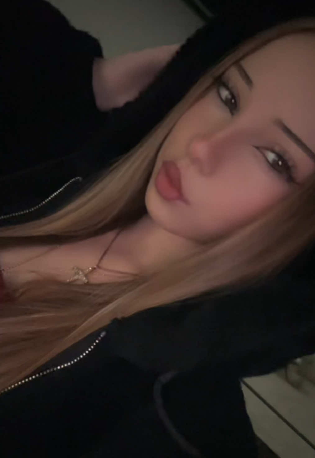 @𝐂𝐋𝐀𝐔𝐃𝐈𝐀 💋
