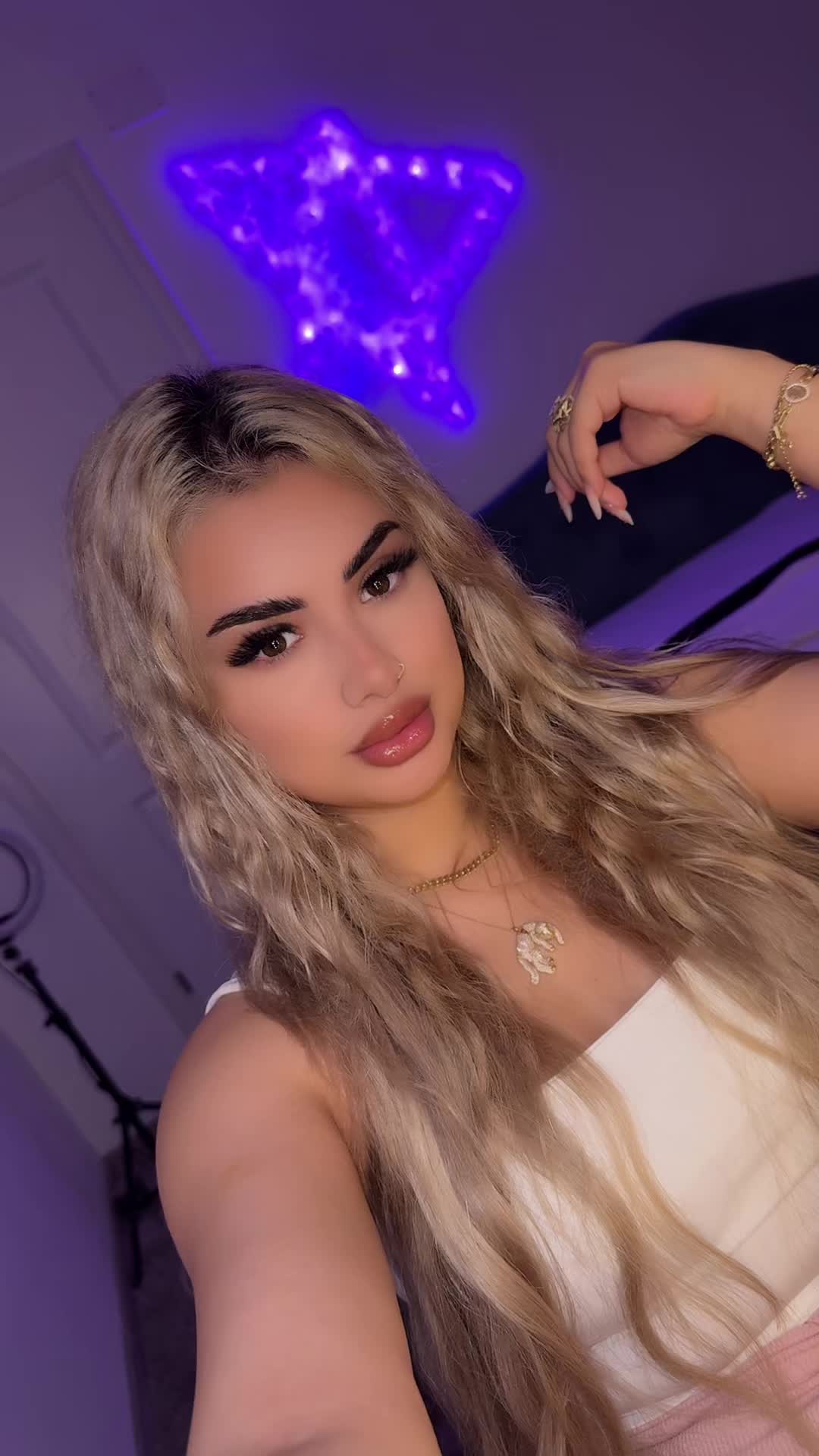 @👸🏼𝔸𝕝𝕝𝕖👸🏼