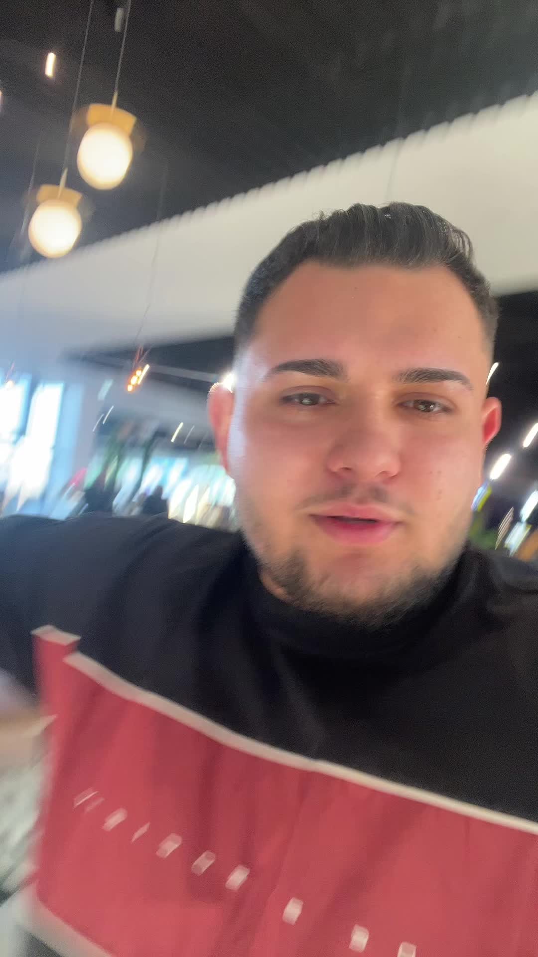 @Jadoras